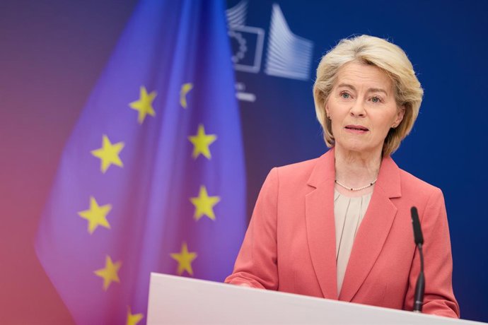 A presidente da Comissão Europeia, Ursula von der Leyen, durante uma coletiva de imprensa em Bruxelas