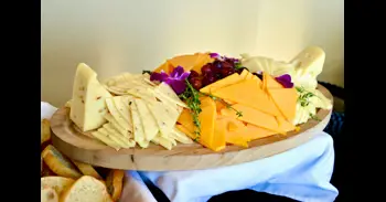 Ni cajas ni papel de aluminio: cómo guardar el queso en la nevera sin que se estropee