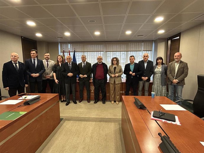 La Comisión Especial de Estudio sobre la situación del Trasvase Tajo-Segura con el director general de la Fundación Instituto Euromediterráneo del Agua, Francisco Cabezas Calvo-Rubio