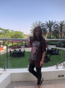 Esperanza Montes, periodista atrapada en Omán por los bombardeos en Irán y Oriente Medio.