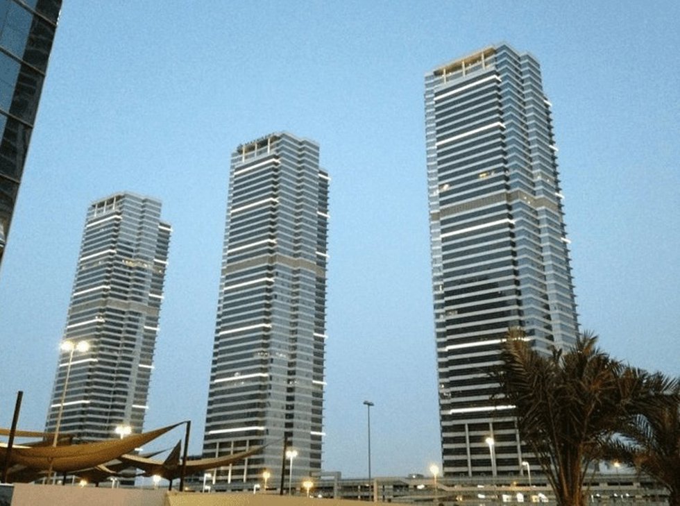 Edificio Mazaya Business Avenue, en Dubái, donde se ubica el UCAM Español Institute