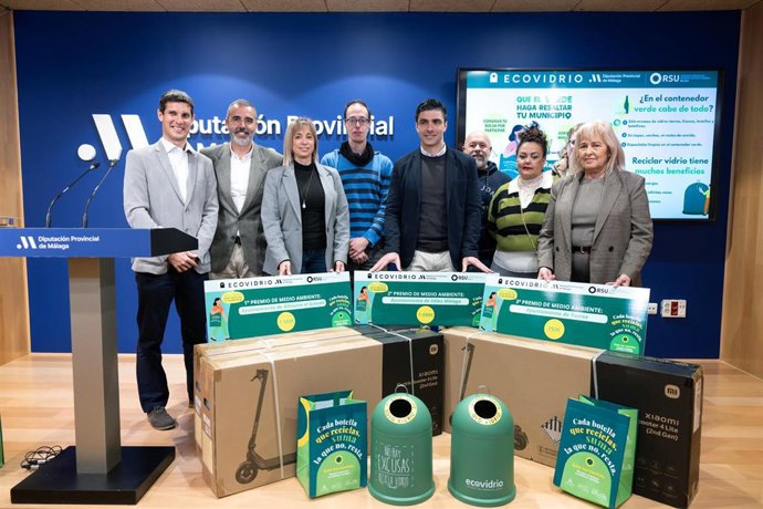 La Diputación de Málaga, el Consorcio de Residuos Sólidos Urbanos y Ecovidrio premian a ayuntamientos y ciudadanos por su implicación en el reciclaje