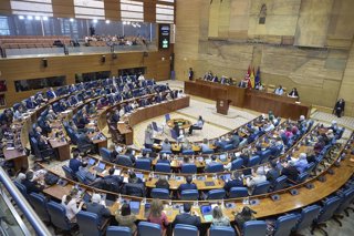 Vista de la sala durante el Pleno de la Asamblea de Madrid