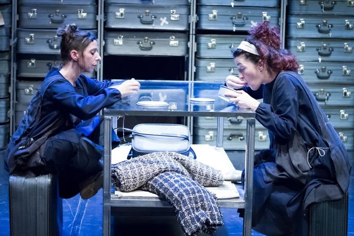 Archivo - Teatro Cánovas Málaga recibe a Yarleku Teatro con 'La Niña 104', fábula sobre identidad y amistad para público familiar.