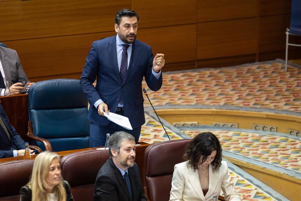 Archivo - El portavoz del PP en la Asamblea de Madrid, Carlos Díaz-Pache, interviene durante una sesión plenaria en la Asamblea de Madrid.