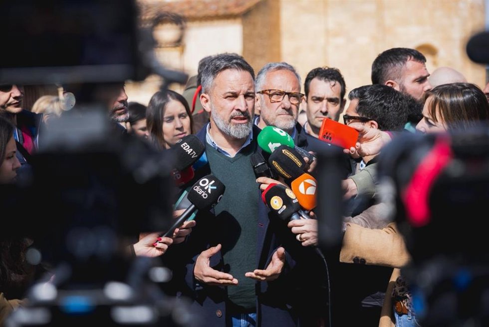 Abascal, durante su atención a medios.