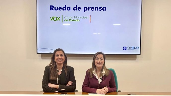 Las ediles de Vox en el Ayuntamiento de Oviedo Alejandra González y Sonsoles Peralta.