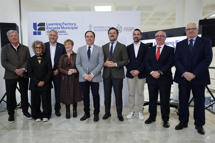 Pérez Llorca garantiza el "apoyo" del Consell a la industria del calzado "ante los nuevos retos del mercado"