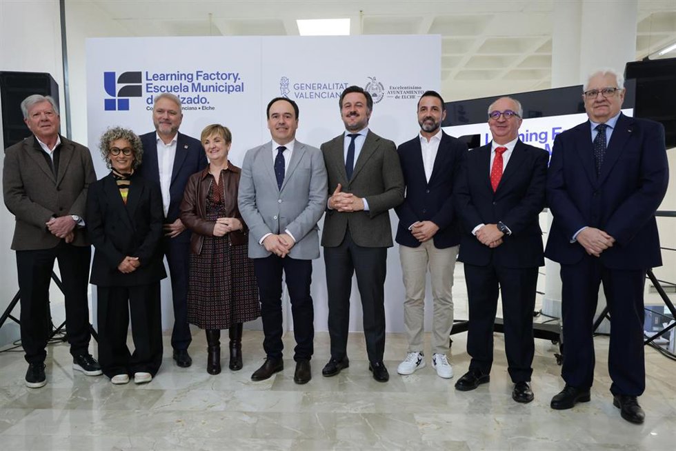 Pérez Llorca garantiza el "apoyo" del Consell a la industria del calzado "ante los nuevos retos del mercado"