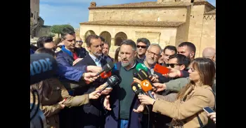 Abascal acusa a Sánchez de ser "el tonto útil de los peores regímenes"