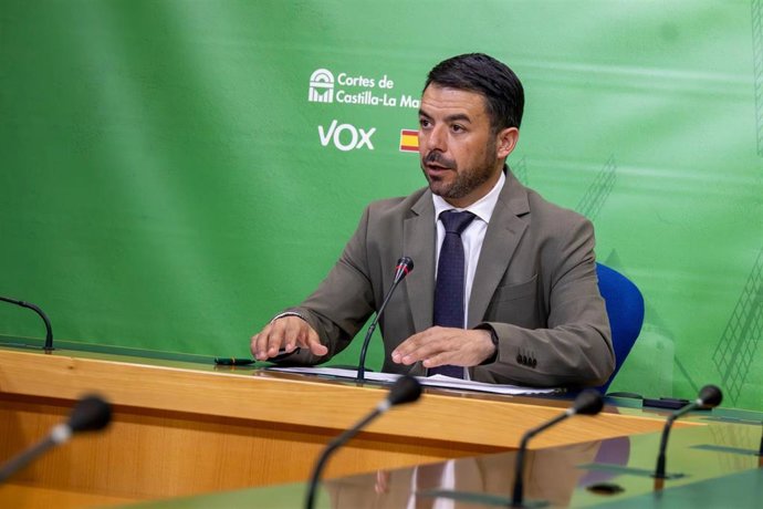 El portavoz del grupo parlamentario Vox, Iván Sánchez.
