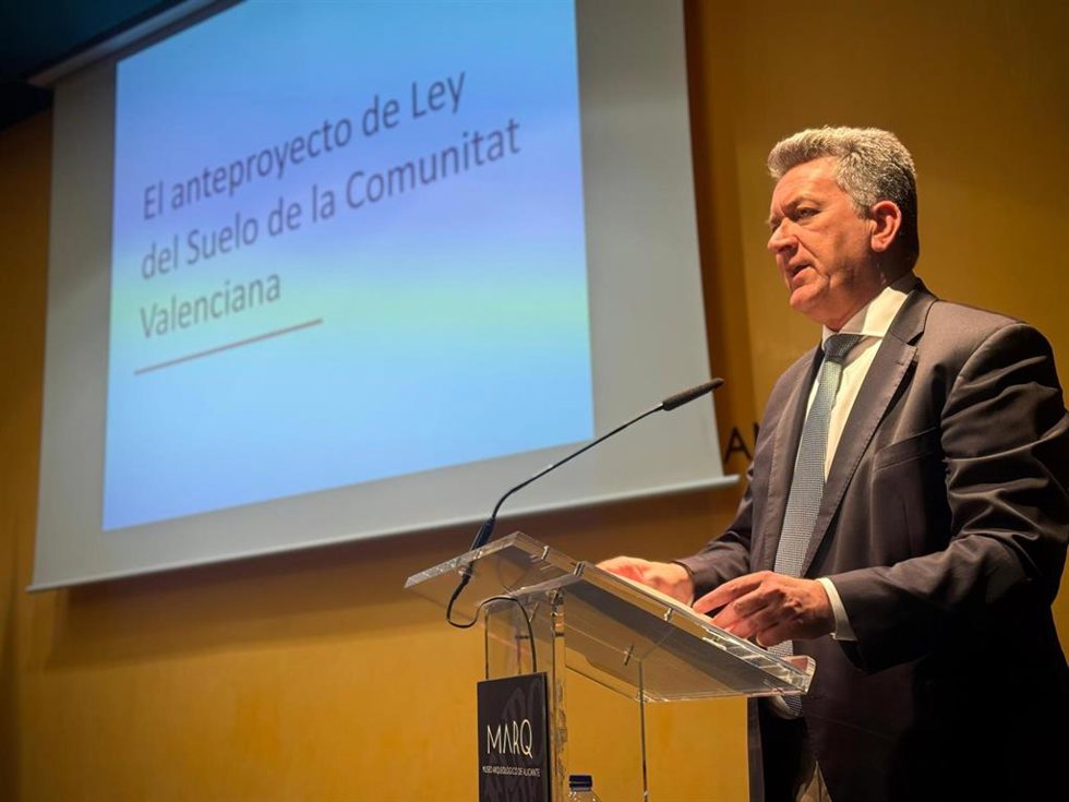 El vicepresidente tercero y conseller de Medio Ambiente, Infraestructuras y Territorio y de la Recuperación, Vicente Martínez Mus, este lunes en Alicante
