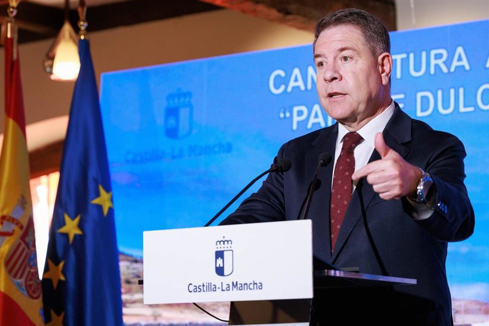 El jefe del Ejecutivo castellanomanchego, Emiliano García-Page, preside, en Palazuelos (Guadalajara), la reunión del Consejo Rector de la candidatura a Patrimonio Mundial del Paisaje dulce y salado de Sigüenza y Atienza.