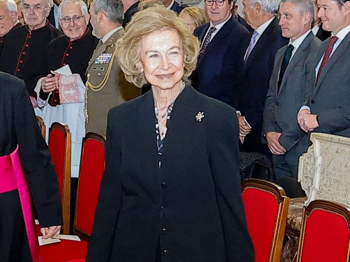 La Reina Sofía durante la inauguración en la Catedral de Burgos de la exposición ‘Picasso. Raíces bíblicas’