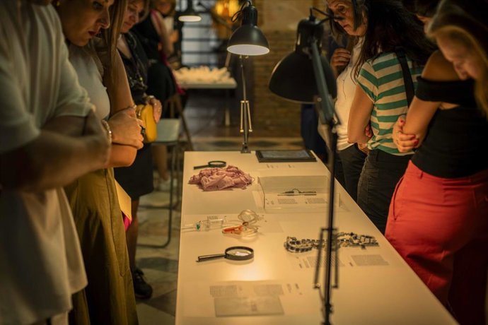 Archivo - Un fragmento de la obra 'Objetuario', de Ana Ulloa, que forma parte de la programación 'Transmutaciones' de la Diputación.