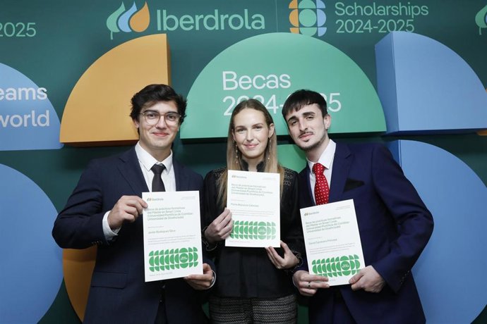 Archivo - Beneficiarios de las becas Iberdrola