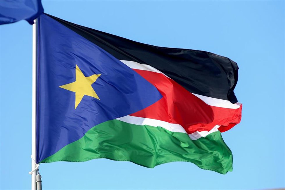 Archivo - Bandera de Sudán del Sur (archivo)
