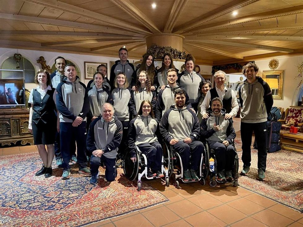 Foto de la delegación española que competirá en los Juegos Paralímpicos de Invierno de Milán y Cortina d'Ampezzo 2026