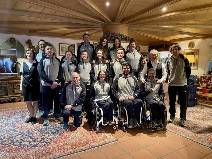 Foto de la delegación española que competirá en los Juegos Paralímpicos de Invierno de Milán y Cortina d'Ampezzo 2026