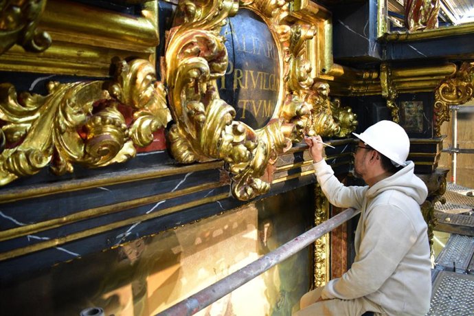 Tasques de conservació curativa del retaule