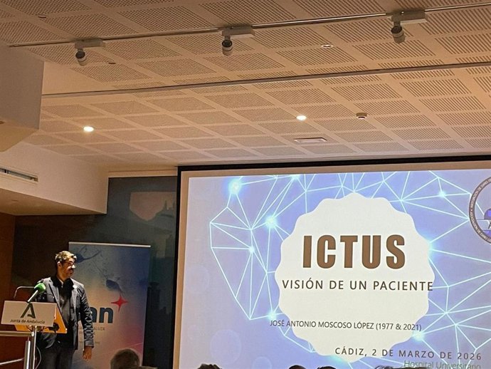 Acto de reconocimiento a los profesionales que tratan los ictus en el Puerta del Mar.