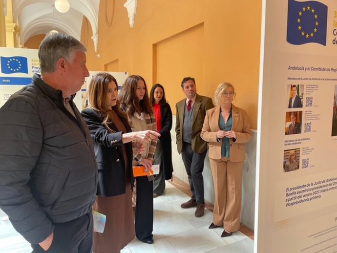 Inauguración de la exposición itinerante 'Andalucía, 40 años creciendo en Europa: del tratado a la transformación'.