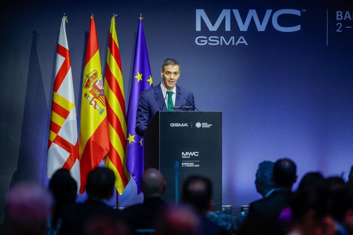 El presidente del Gobierno, Pedro Sánchez, interviene durante la cena oficial de inauguración del Mobile World Congress (MWC) Barcelona 2026, en el Museu Nacional d'Art de Catalunya, a 1 de marzo de 2026, en Barcelona, Catalunya (España). El Mobile Congre