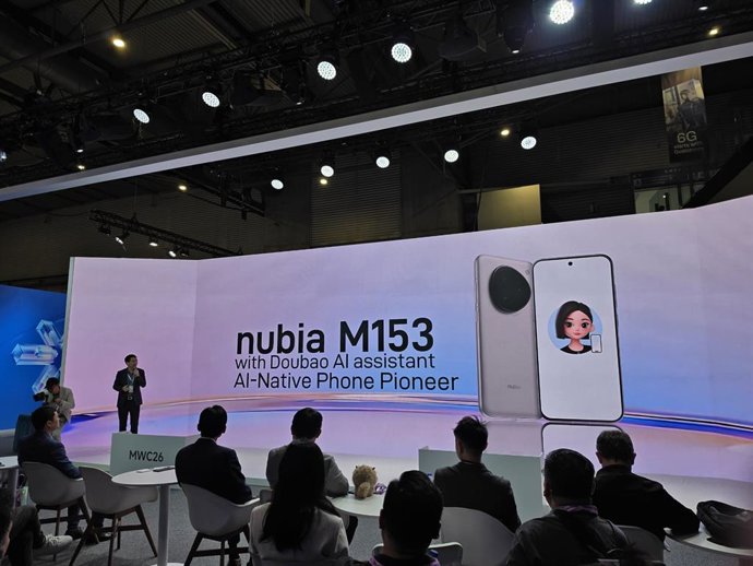 A ZTE apresenta o nubia M153.