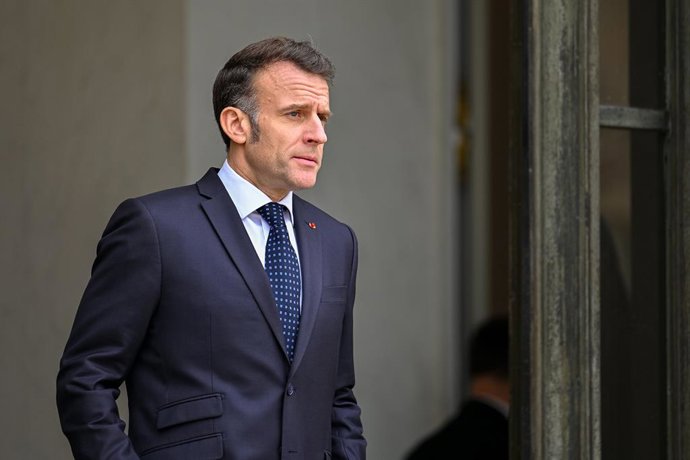 27 de fevereiro de 2026, Paris, Ile-De-France (Região, França): O presidente da República, Emmanuel Macron, recebeu o primeiro-ministro da República da Eslovênia, Robert Golob, no Palácio do Eliseu em 27 de fevereiro de 2026.
