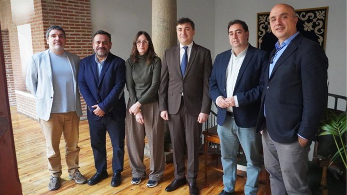 La FEMP impulsará el acceso de los municipios más pequeños al 2% cultural