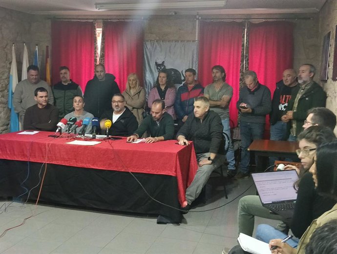 Rueda de prensa de mariscadores y bateeiros
