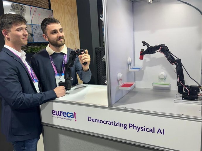 Un robot con IA física de Eurecat en el MWC