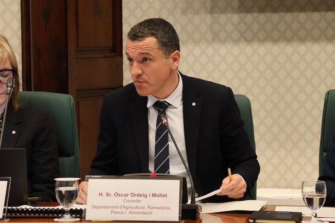 El conseller de Agricultura, Ganadería, Pesca y Alimentación, Òscar Ordeig, comparece en el Parlament, a 2 de marzo de 2026