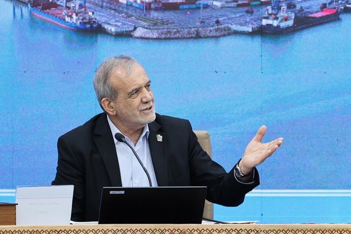 25 de fevereiro de 2026, Sari, Mazandaran, Irã: O presidente iraniano MASOUD PEZESHKIAN durante uma reunião.