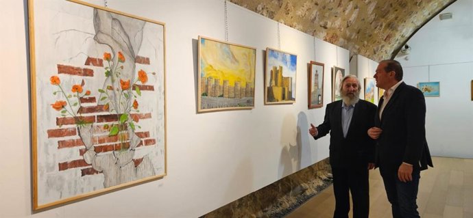 El concejal de Cultura, Ángel Sánchez, y el autor de Miscelánea, José Rey Bejerano.