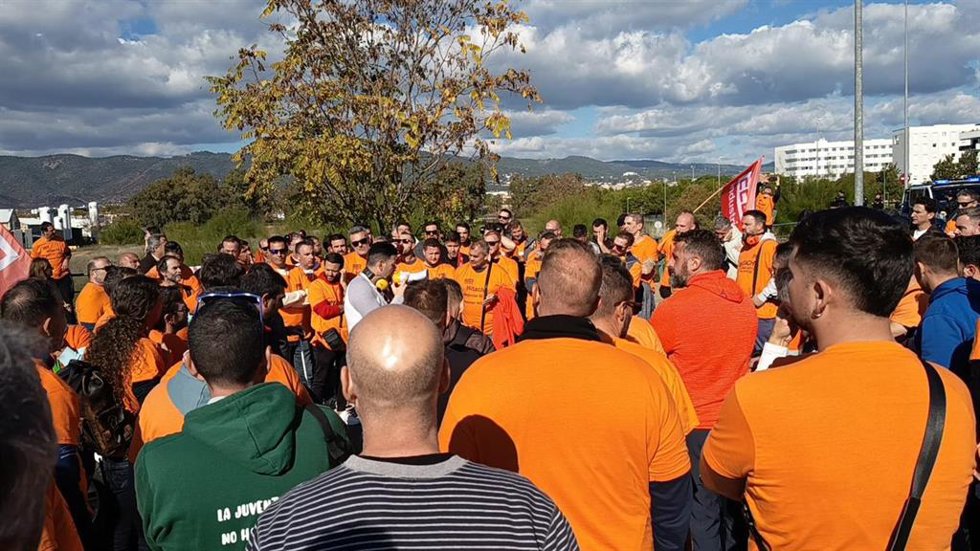 Archivo - Una concentración de los trabajadores de Hitachi Energy en Córdoba.