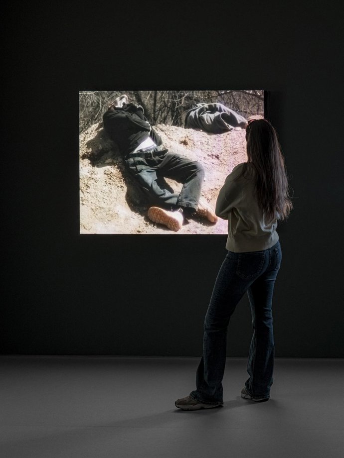 Primera exposición individual en España del dúo Roman Khimei y Yarema Malashchuk, figuras clave de la nueva generación de artistas visuales de Ucrania.