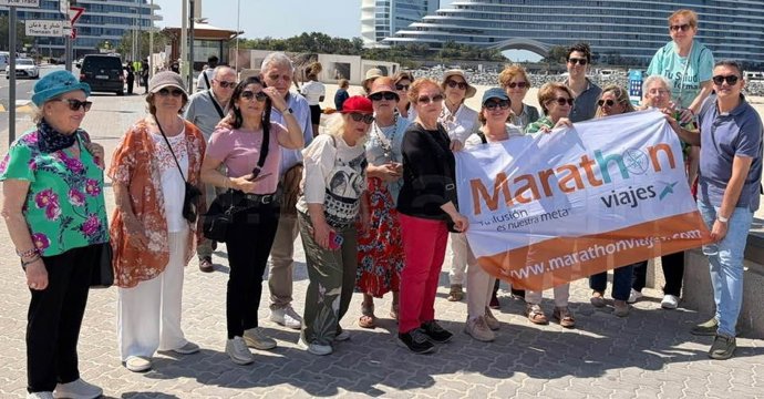 Vecinos de Montilla que permanecen en un hotel de Dubái, a la espera de noticias respecto a la apertura del espacio aéreo para regresar a casa tras la escalada bélica en la zona.