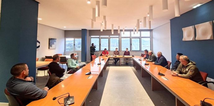 Reunión de la Dirección de Pesca con las Cofradías por la pesca de pulpo.