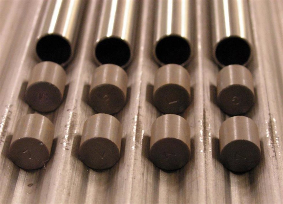Archivo - Pastillas de uranio fabricadas en la fábrica de Juzbado (Salamanca)