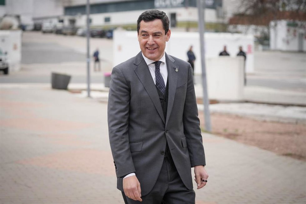 El presidente de la Junta de Andalucía, Juanma Moreno, llegando al Consejo de Gobierno. Imagen de archivo. 
