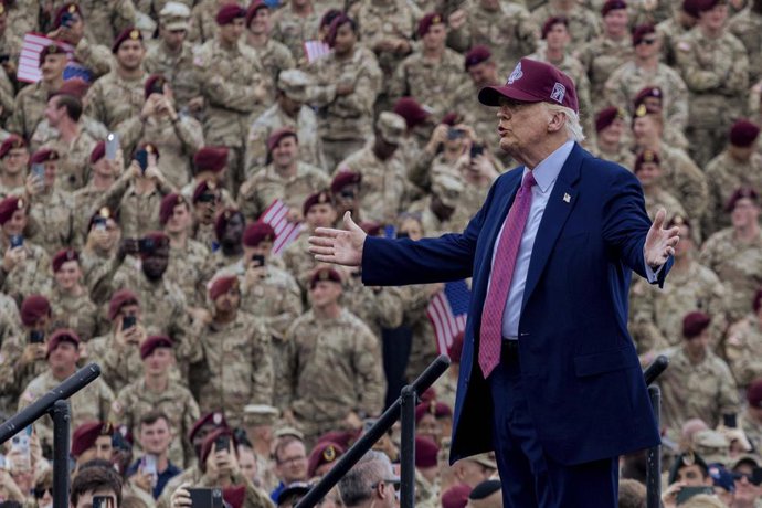 Archivo - El presidente de EEUU, Donald Trump, en una celebración por el 250.º aniversario del Ejército en la Base Militar de Fort Bragg, Carolina del Norte