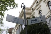 El Ibex 35 cae un 1,54% en la apertura y pierde los 17.800 puntos en plena escalada del conflicto en Irán