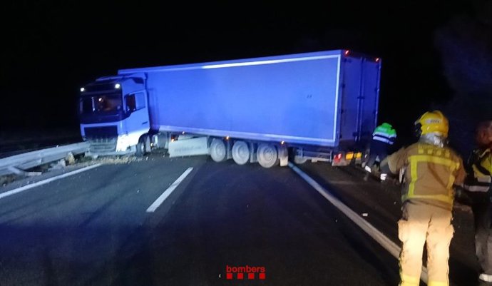Camió accidentat a l'AP-7 en Ametlla de Mar (Tarragona) en sentit sud aquest dimarts