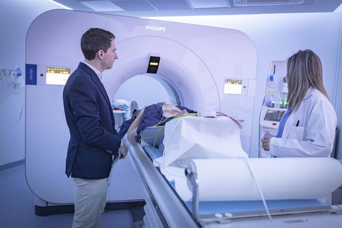 El servicio de RM y TAC del Hospital Universitario Nuestra Señora del Rosario de Madrid instala el primer Verida Spectral CT del mundo