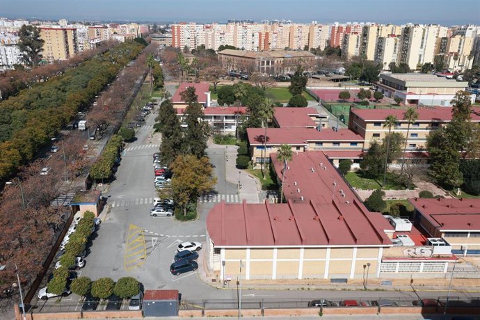 Vista general del Complejo Educativo Pino Montano, donde se halla el IES Híspalis. 