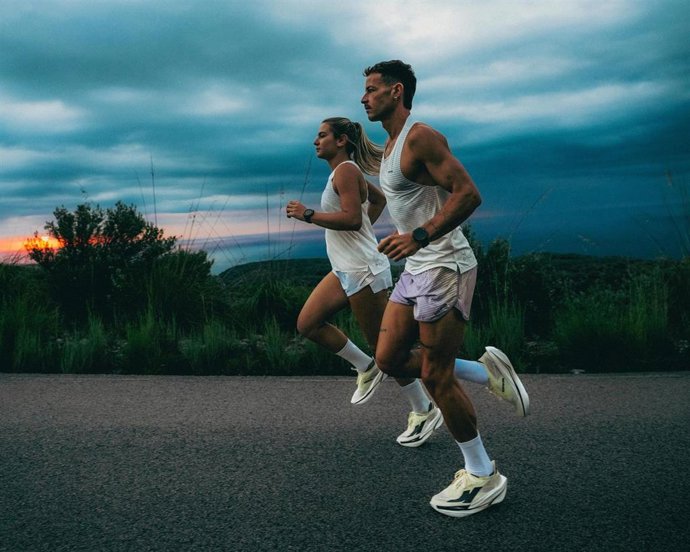 Kiprun lanza la zapatilla 'Kipstorm Elite', velocidad, distancia y comodidad.