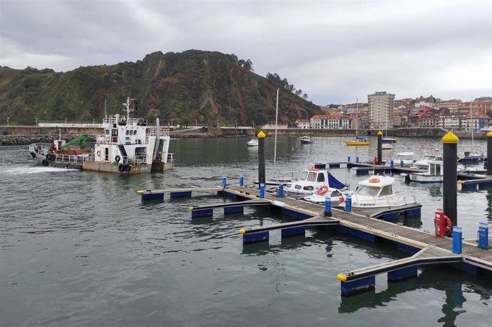 Archivo - Puerto de Candás.