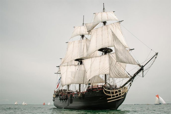 Archivo - La fragata corsaria Étoile du Roy