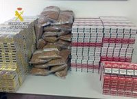 La Guardia Civil desmantela un punto de venta de tabaco de contrabando en un domicilio de La Manga